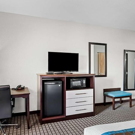 Best Western Plus - Magee Inn & Suites Exterior photo