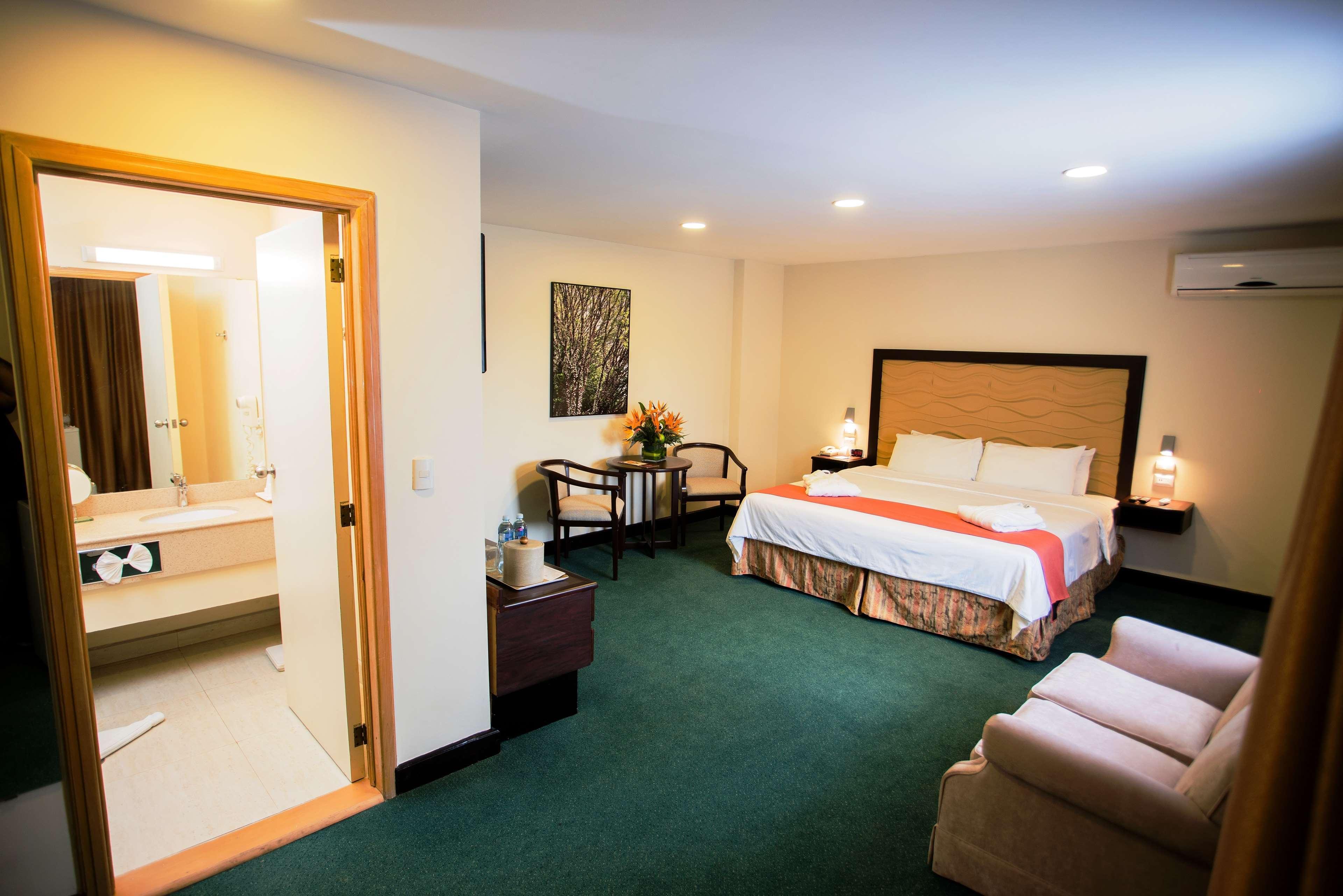 Best Western Plus - Magee Inn & Suites Exterior photo